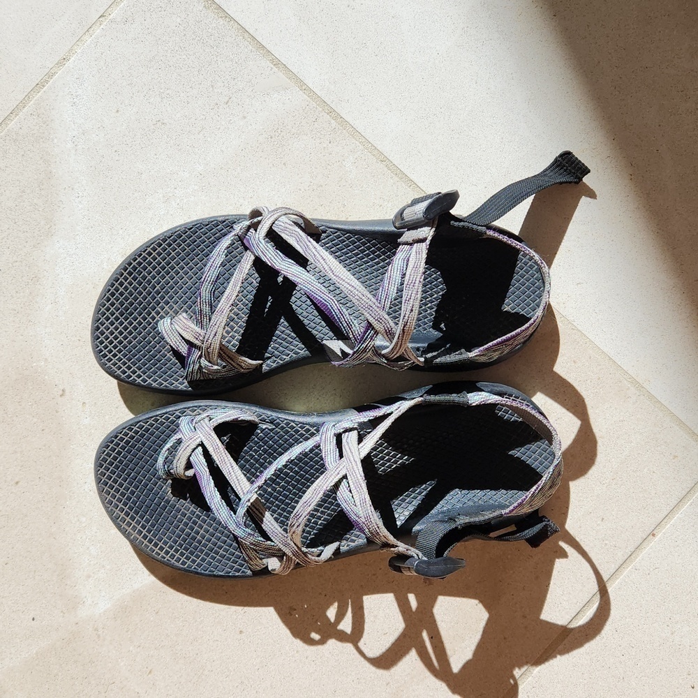 Chaco Womans Purple, Blue & White Wrap Outdoor Sandals . SIZE 9